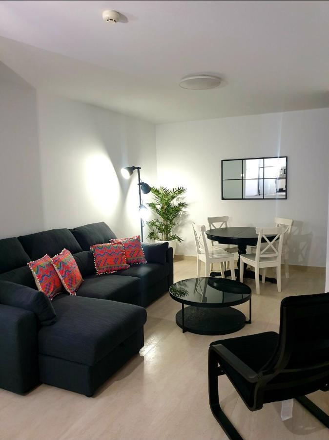 Lhome Cadiz Luaran gambar
