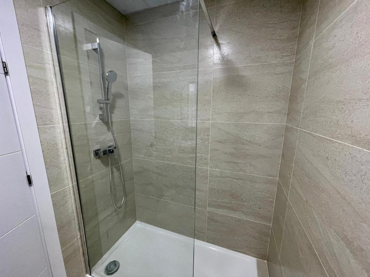 Lhome Cadiz Luaran gambar