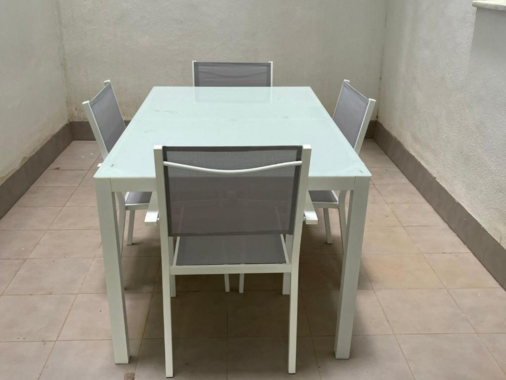 Lhome Cadiz Luaran gambar