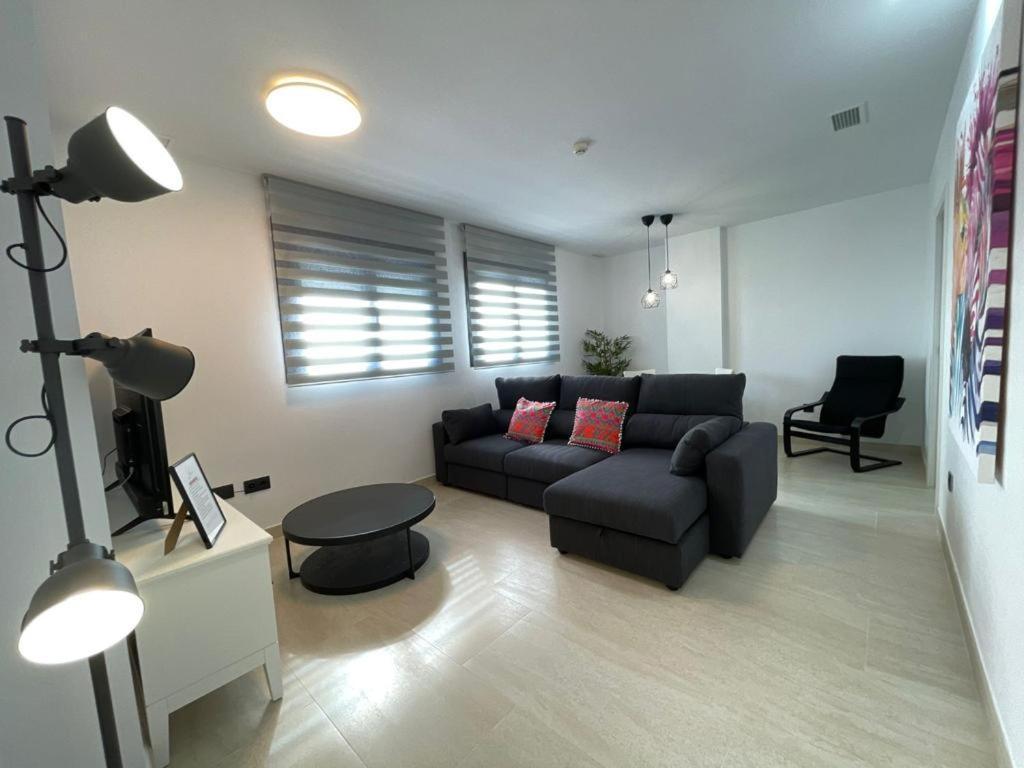 Lhome Cadiz Luaran gambar