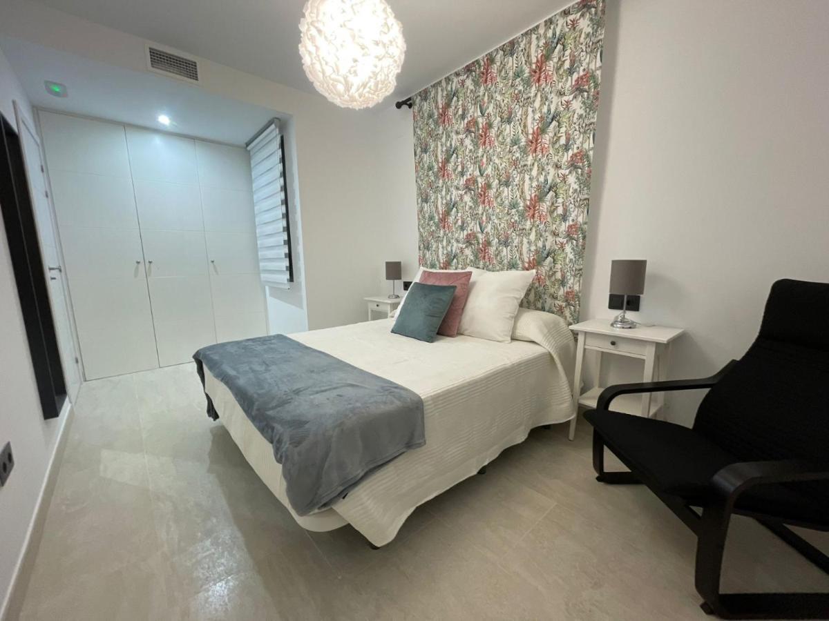 Lhome Cadiz Luaran gambar
