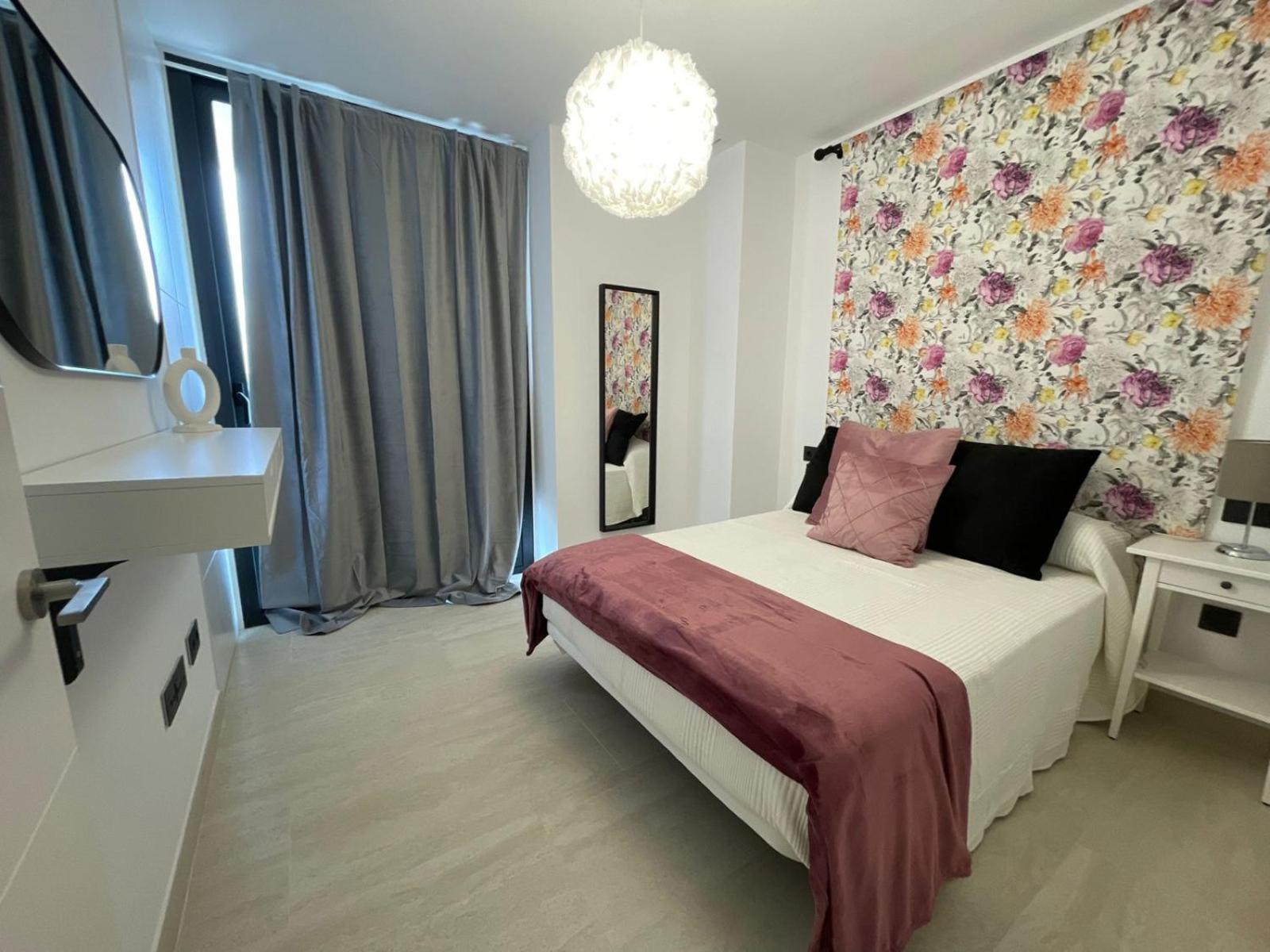 Lhome Cadiz Luaran gambar
