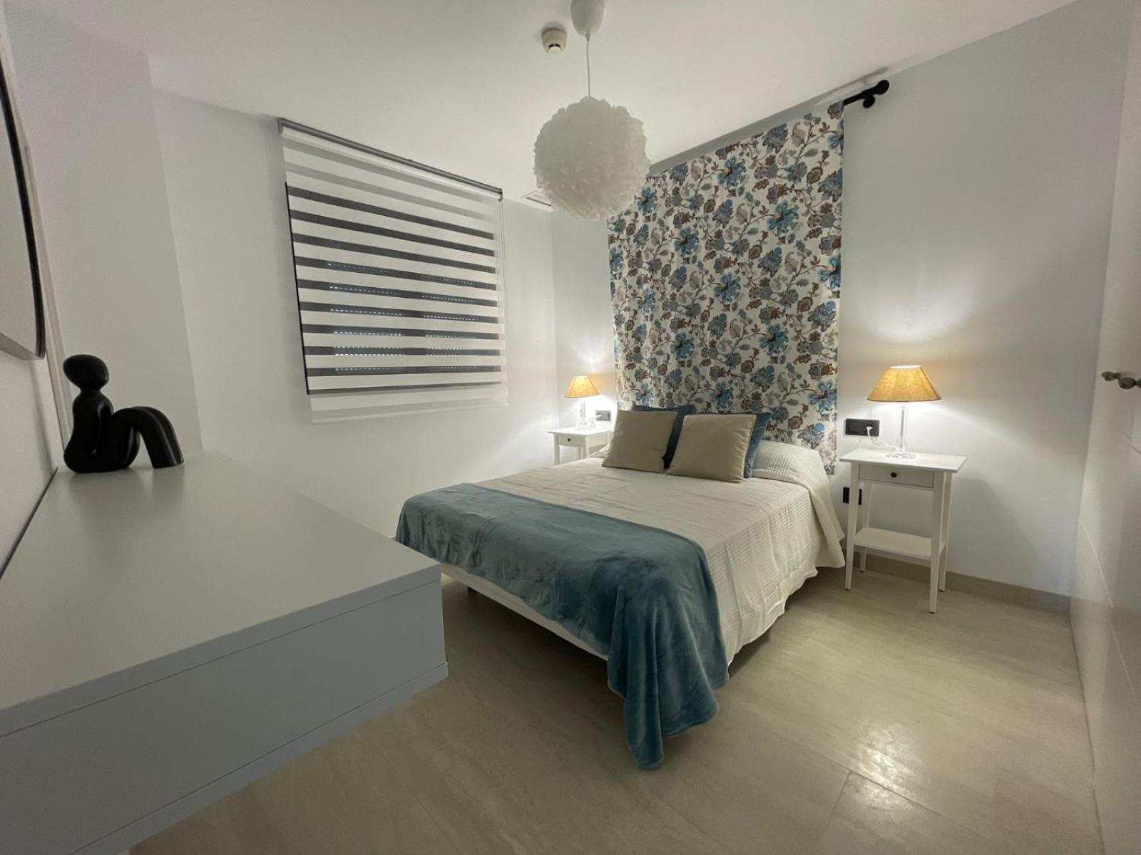 Lhome Cadiz Luaran gambar