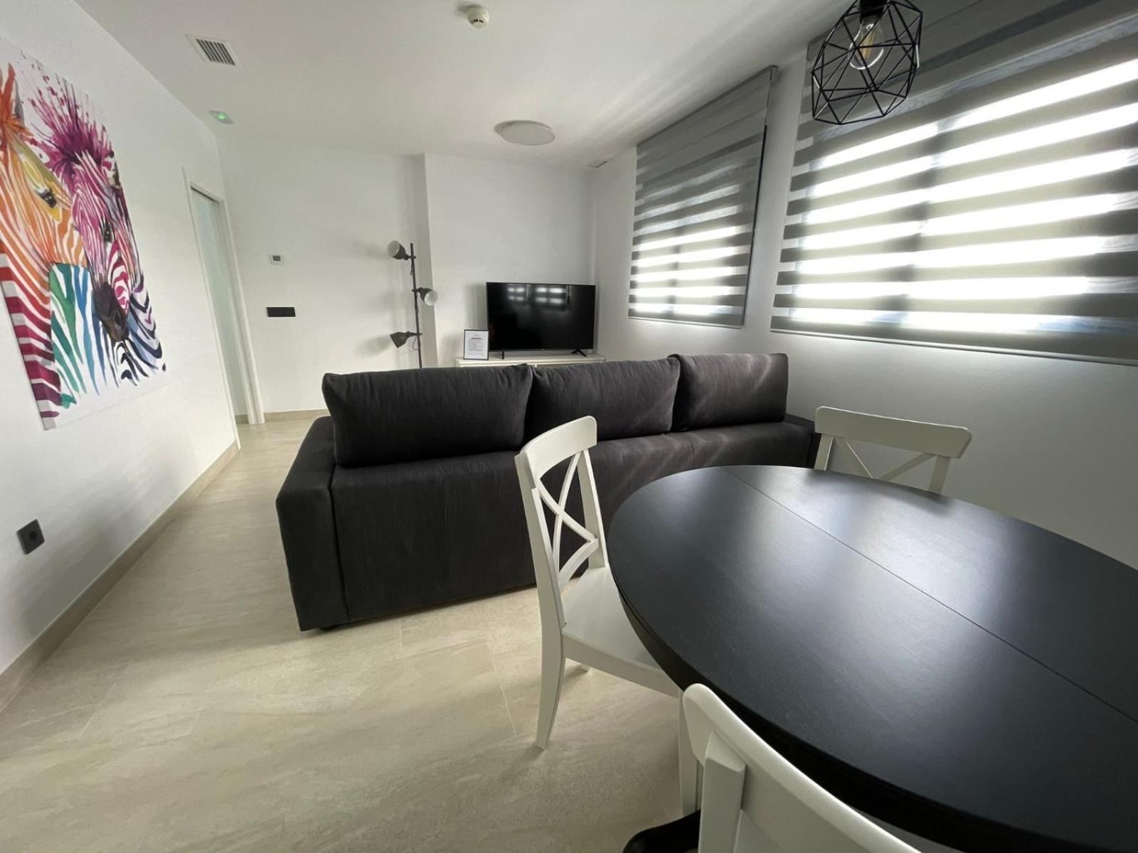 Lhome Cadiz Luaran gambar
