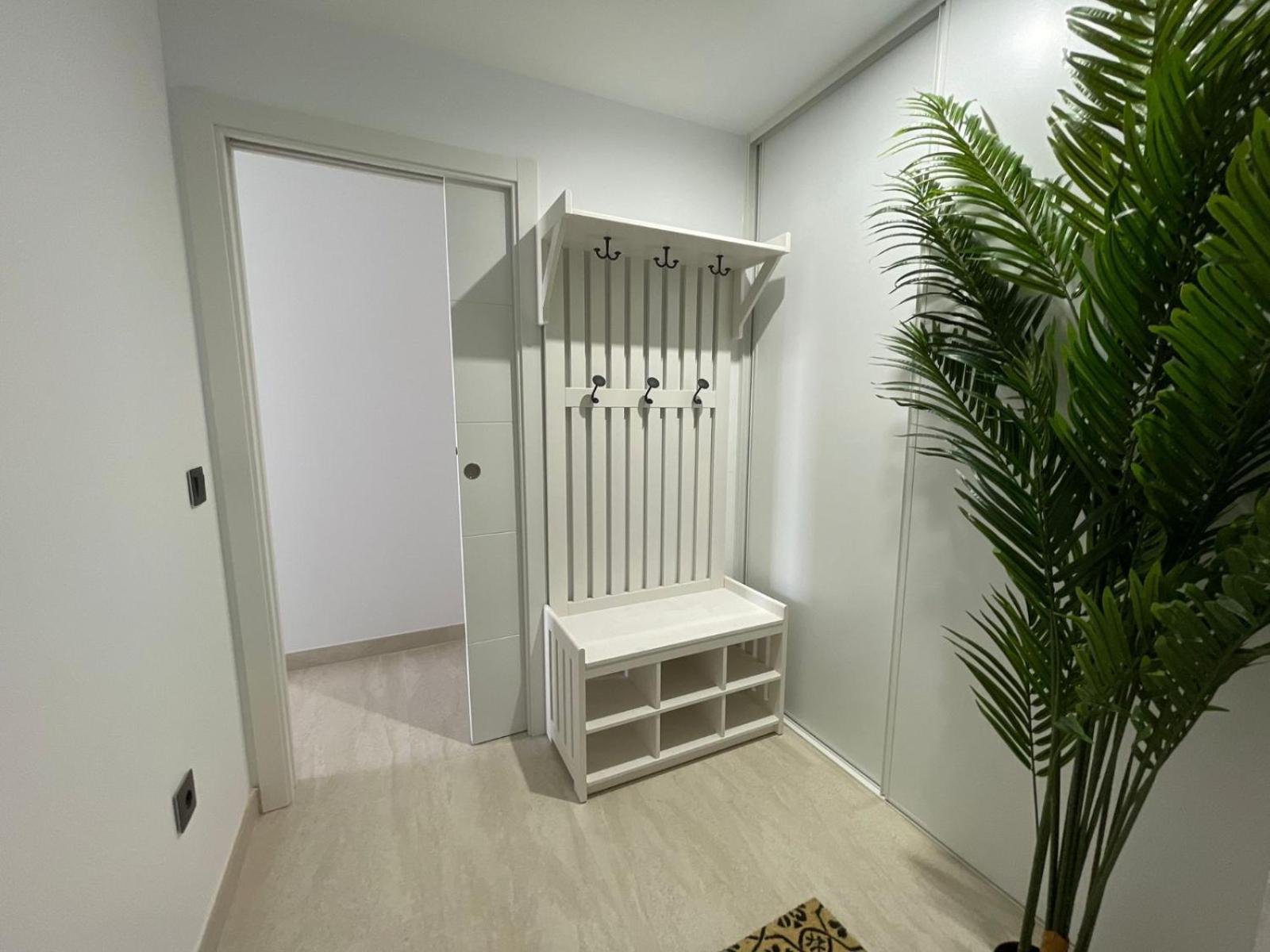 Lhome Cadiz Luaran gambar